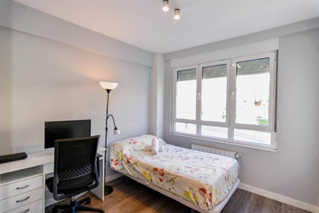 Comodo Apartamento En Puertochico, Cerca De Todo. Santander Luaran gambar