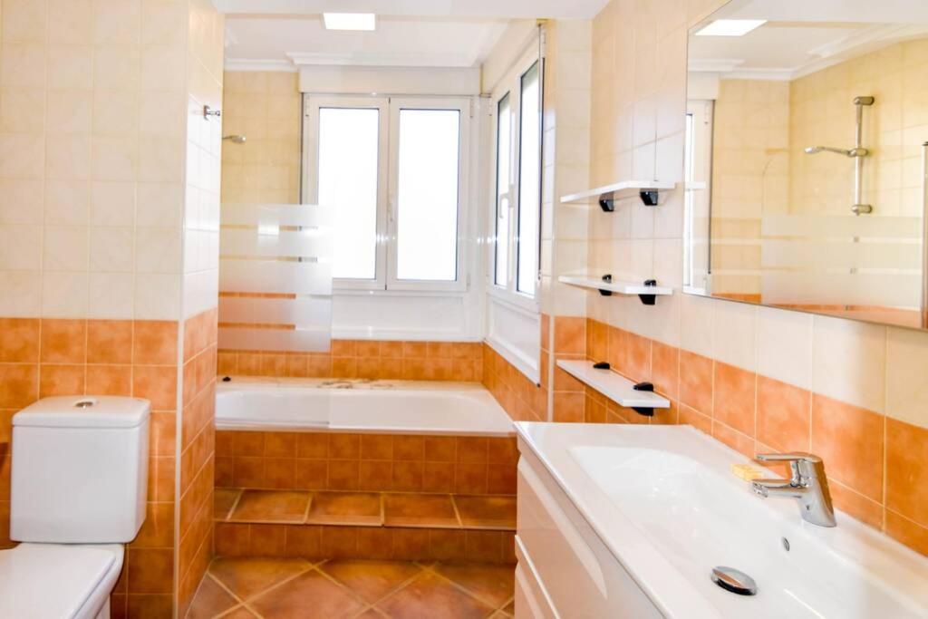 Comodo Apartamento En Puertochico, Cerca De Todo. Santander Luaran gambar